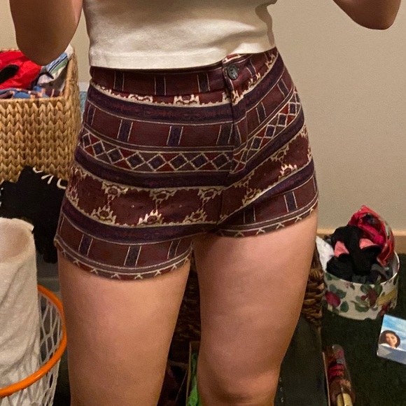 Brandy Melville Fall Shorts - Picture 3 of 4